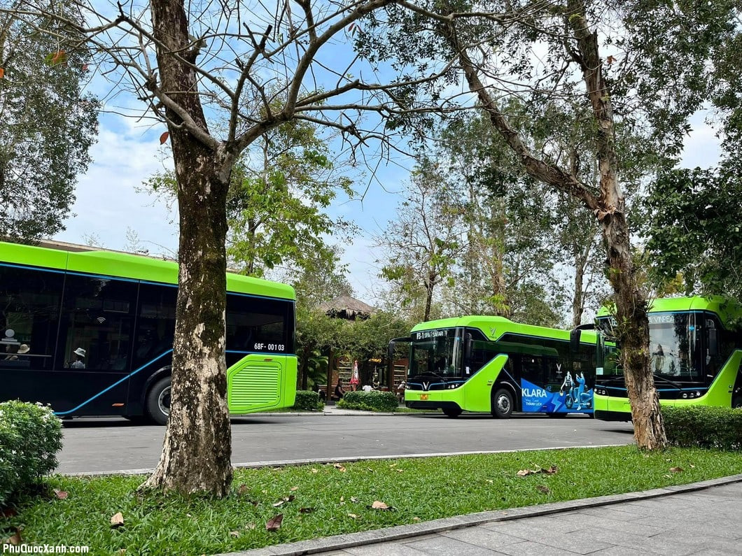 alt text: Hình ảnh xe bus điện Vinpearl Phú Quốc