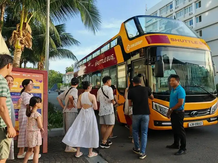 Di Chuyển Bằng Xe Bus của Sun World