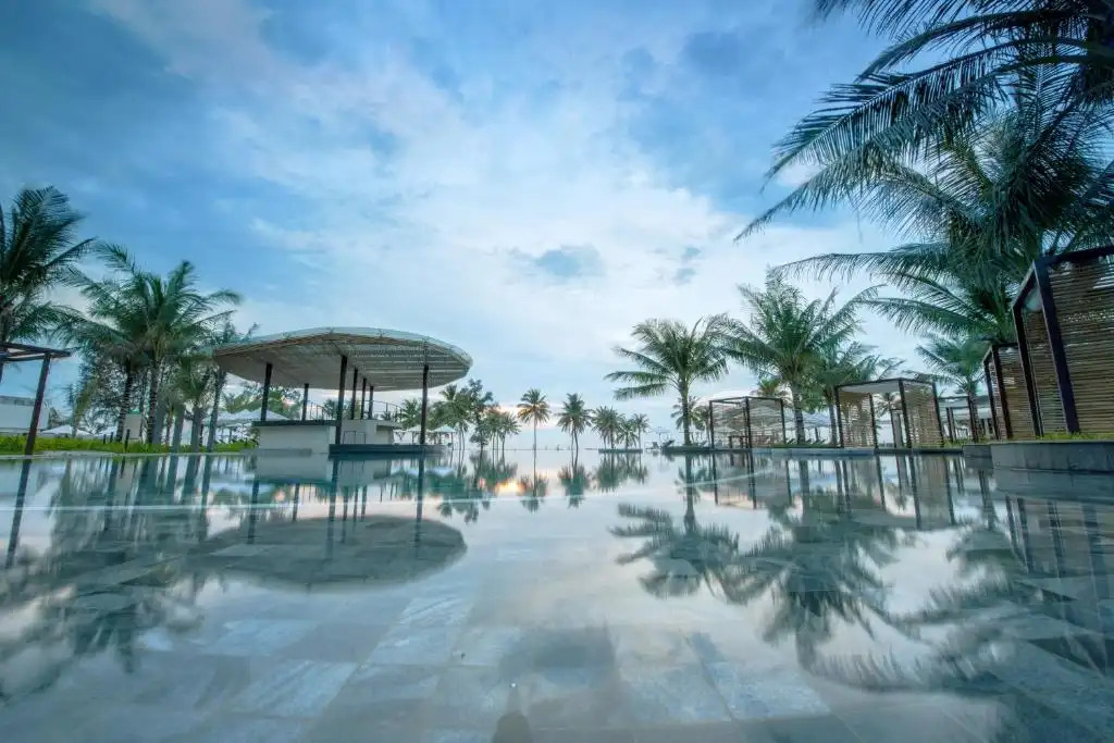 Sol by Melia Phu Quoc với không gian xanh và hồ bơi riêng