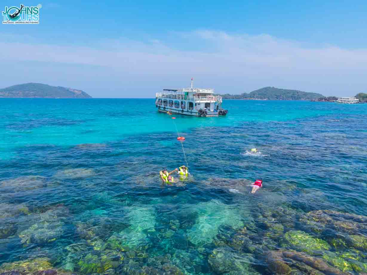 ngắm san hô tại hòn Gầm Ghì