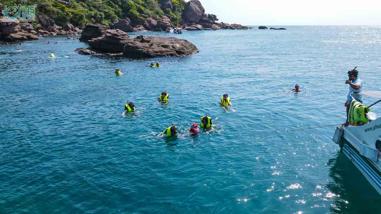 Trải nghiệm thú vị với tour cano lặn ngắm san hô của John’s Tours Phú Quốc