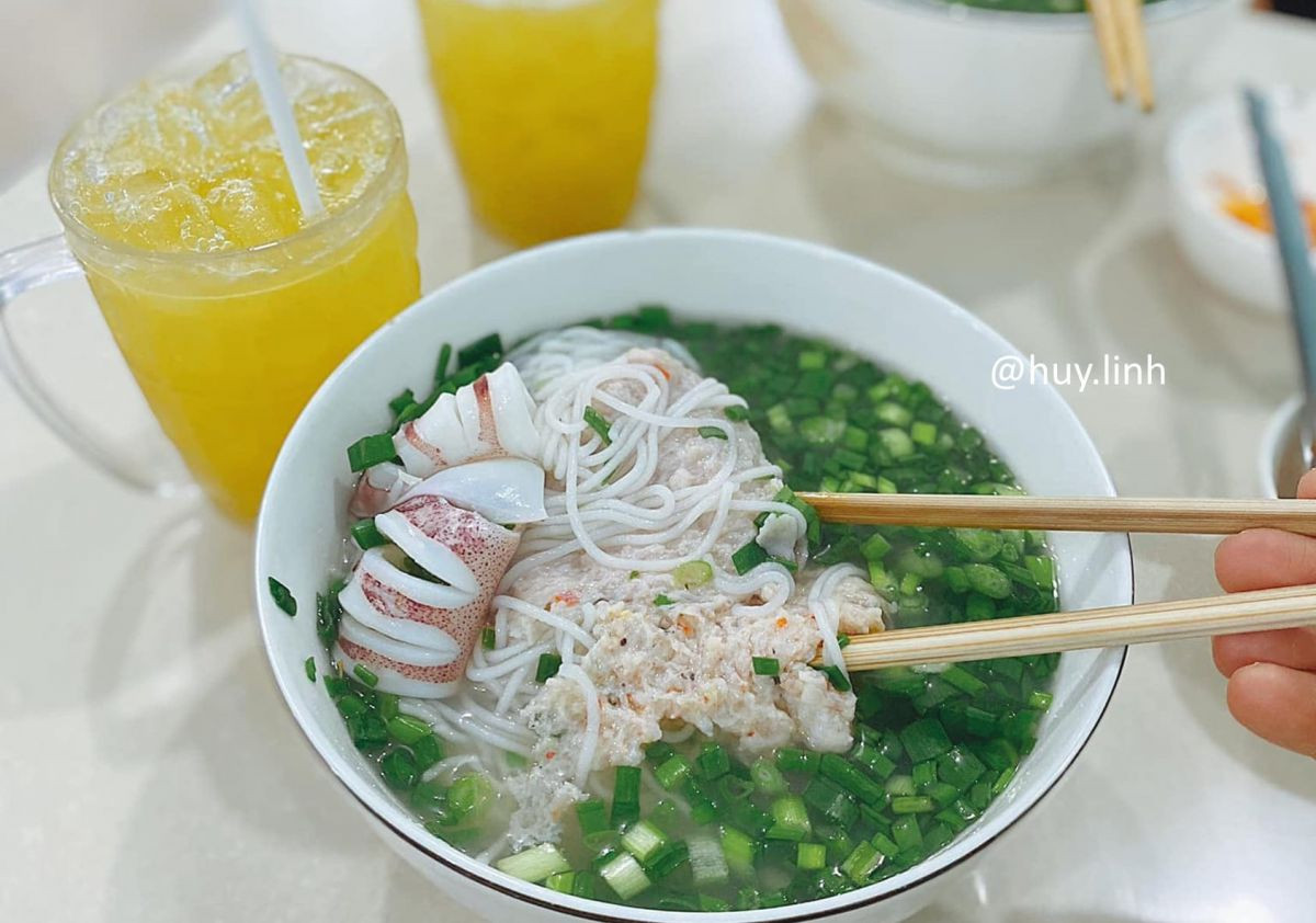 Bạn nên gọi một ly nước mía