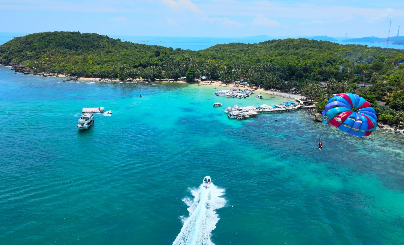 Cano kéo dù bay tại Mây Rút Trong Phú Quốc
