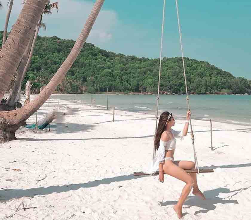 Check-in bãi biển Phú Quốc với áo tắm
